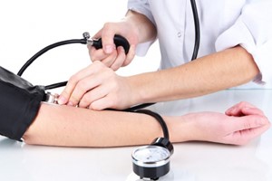 Huyết áp đã ổn định có cần uống thuốc huyết áp nữa không?