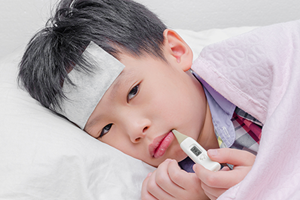Bệnh viện Nhi Trung ương Chuyên gia hướng dẫn cách xử trí khi trẻ bị sốt